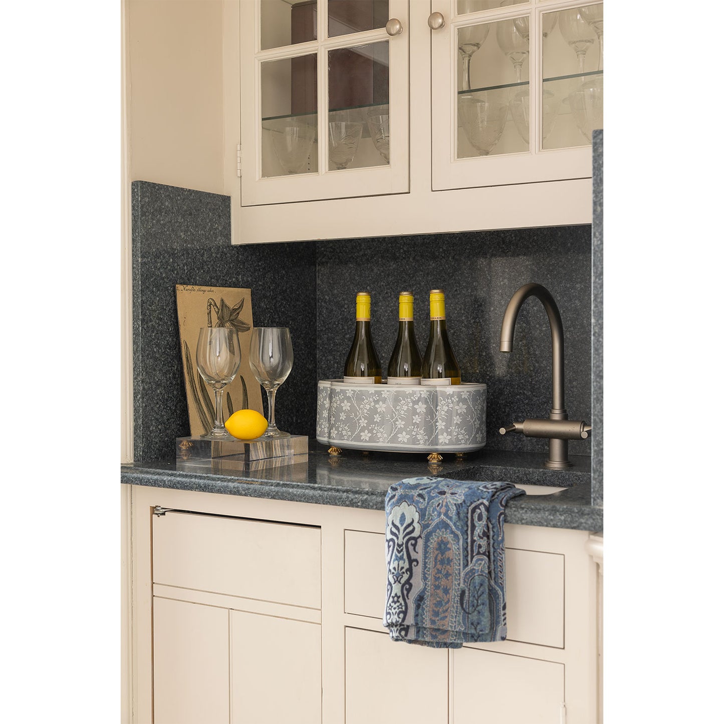 Floral Vine Stone Scallop Planter