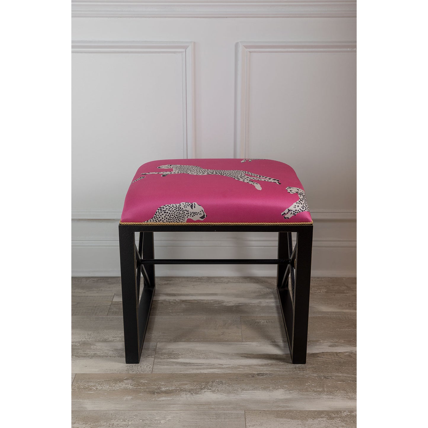 Medallion Black Leaping Cheetah Bubblegum Bench