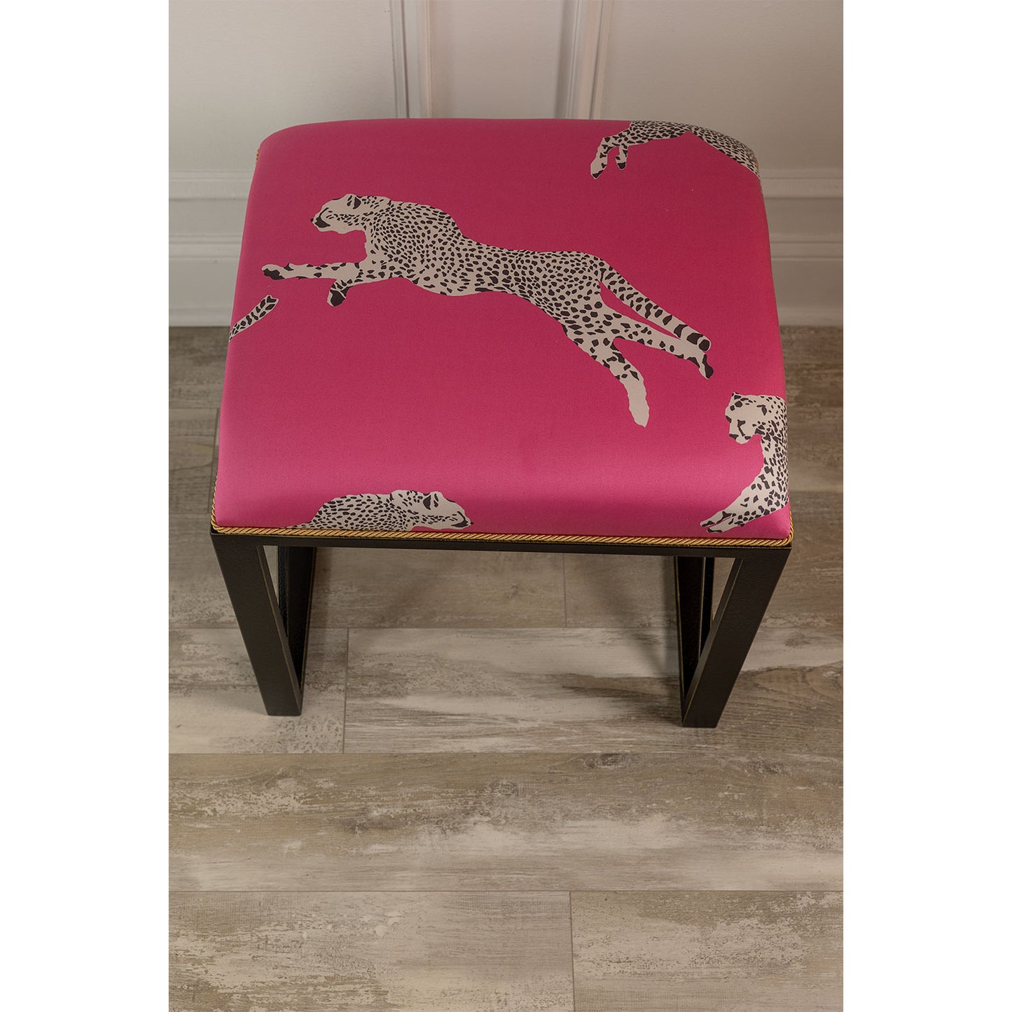 Medallion Black Leaping Cheetah Bubblegum Bench