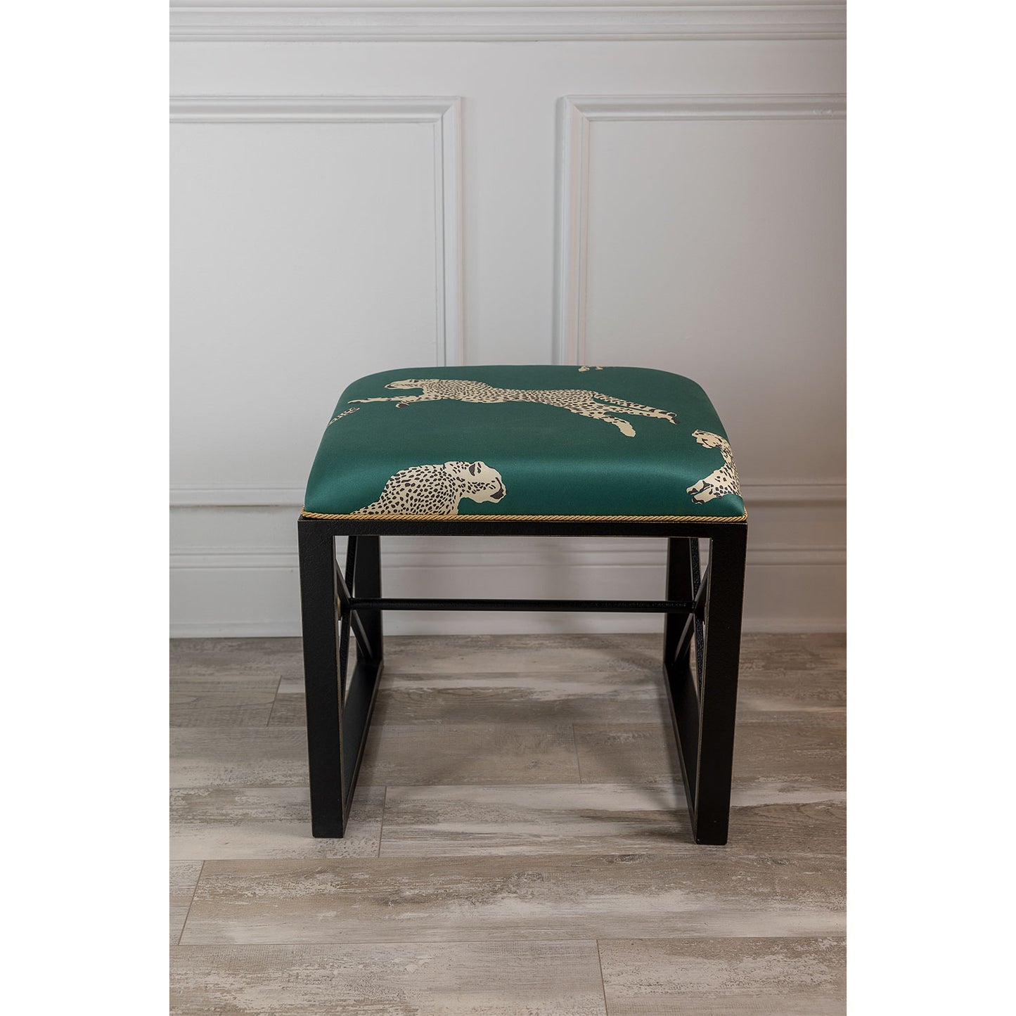 Medallion Black Leaping Cheetah Evergreen Bench