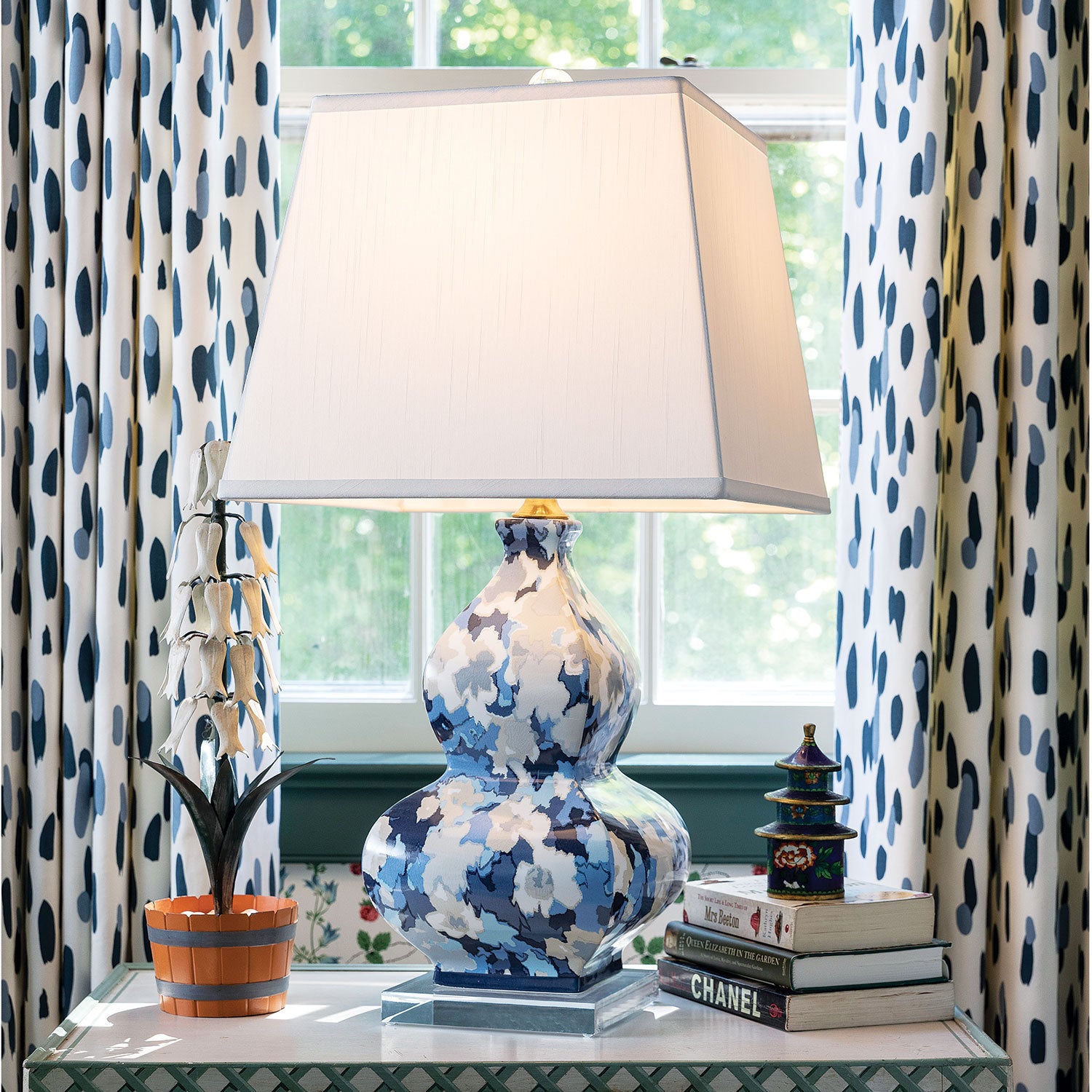 Rousham Blue Lamp – Port 68